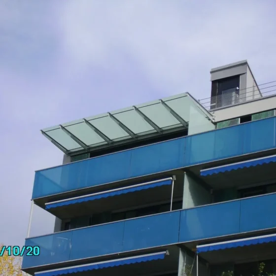 Vordach und Überdachung aus Glas